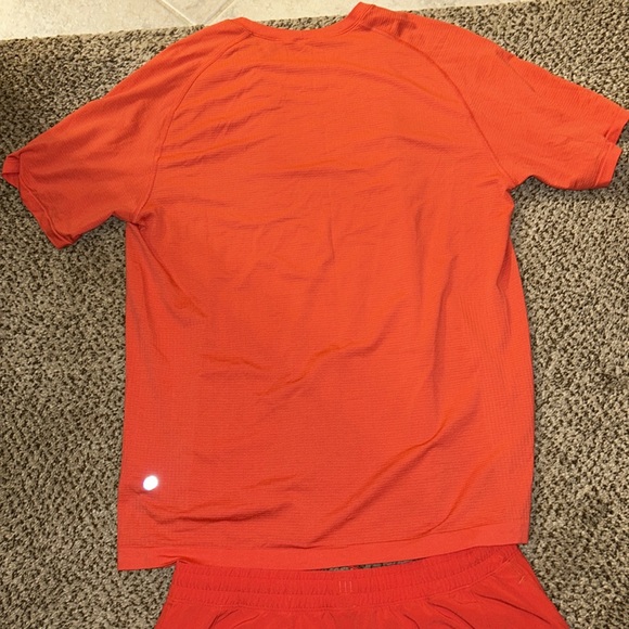 Men’s Large Lululemon t shirt and shorts bundle - Picture 4 of 10